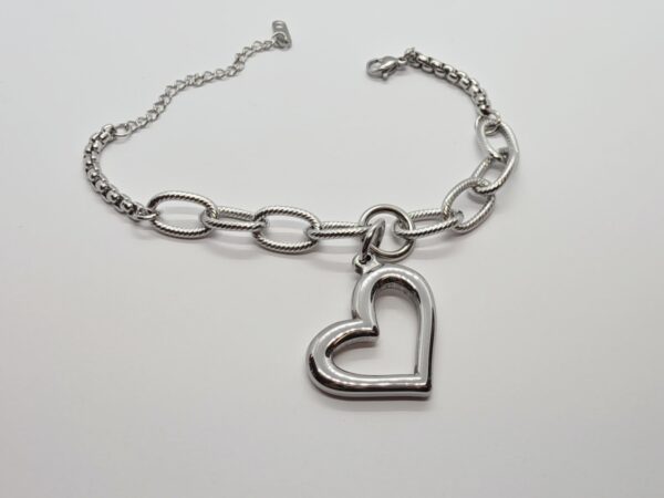 Pulsera silueta corazón
