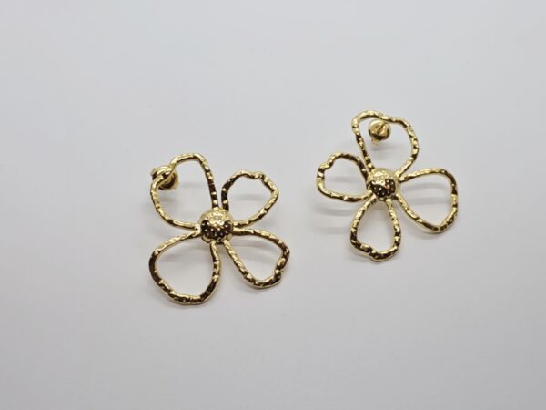 Aretes flores doradas
